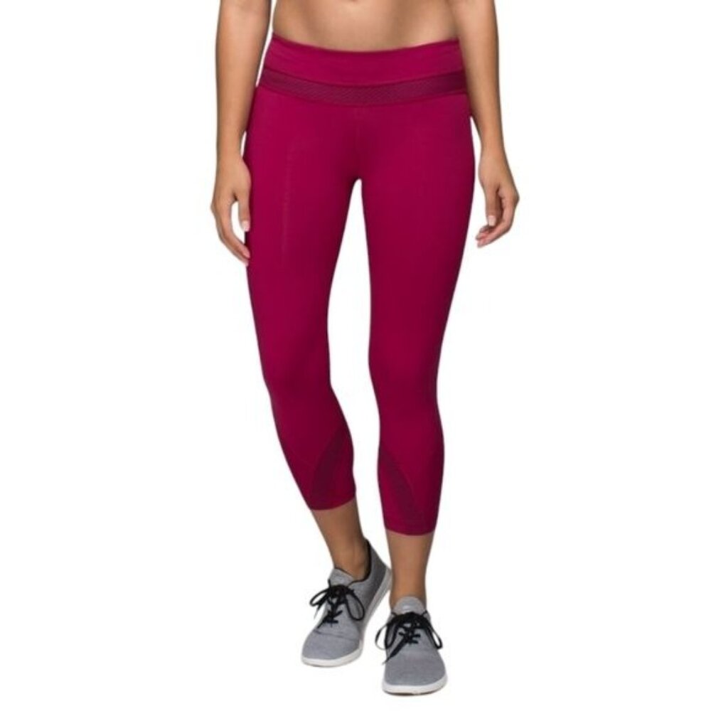 Lululemon Run: Inspire Crop II Bumble Berry / Hyper Stripe Bordeaux